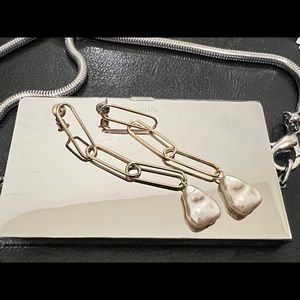 Gold Earrings with pearl Pendant